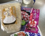梅こんぶ モチモチおにぎり作り方1写真