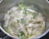 簡単！コラーゲンスープ☆ふわたま舞茸作り方3写真