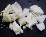 簡単！さつまいもとキャベツのお味噌汁作り方3写真