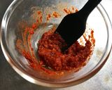 骨つき肉とソーセージの香味野菜煮込み作り方1写真