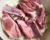 骨つき肉とソーセージの香味野菜煮込み作り方4写真