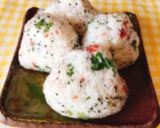 ごま塩と大葉、梅のおにぎり♬作り方4写真