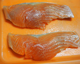 鮭のマヨチーズ焼き♪トマトでさっぱり♪作り方3写真