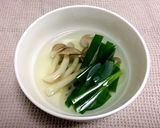 低糖質☆しめじとニラの中華風スープ作り方4写真