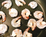 海老と卵と舞茸の塩味炒め作り方3写真