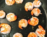 海老と卵と舞茸の塩味炒め作り方4写真