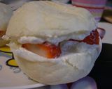 白パンで簡単！！苺シュークリーム作り方5写真
