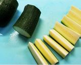 簡単☆ズッキーニのケチャップチーズ炒め♪作り方1写真