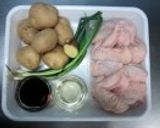 じゃがいもと鶏手羽の照り煮作り方1写真