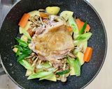 ワンパン☆鶏もも肉とたっぷり蒸野菜作り方5写真