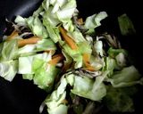 お弁当にもう一品⁂まいたけ入り野菜炒め作り方2写真