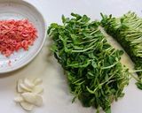 簡単☆豆苗と桜えびのにんにく炒め作り方1写真