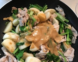 かぶと豚こま肉と油揚げのごま味噌炒め！作り方5写真