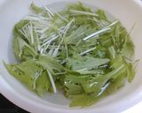 水菜とセロリとりんごのサラダ作り方1写真