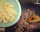 ☆カリフラワーと豚小間肉のオイマヨ炒め☆作り方3写真