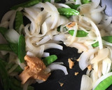 さやえんどうと玉ねぎの味噌炒め作り方4写真