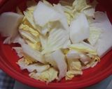 白菜の味噌汁♪レンチンで甘く♪作り方1写真