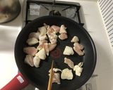 鶏むね肉としめじのピリ辛炒め煮作り方2写真