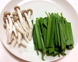 低糖質☆豚肉としめじのニラ玉炒め作り方1写真