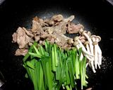 低糖質☆豚肉としめじのニラ玉炒め作り方4写真