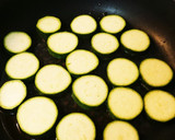 簡単副菜☆ズッキーニのマヨ醤油 炒め作り方3写真