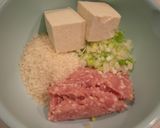 ふんわりヘルシー☆豆腐たっぷり鶏つくね作り方1写真
