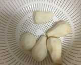 すき焼きタレで作るイカと里芋の煮物。作り方1写真