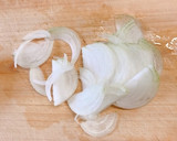 超簡単！コンソメのふわふわ卵スープ作り方1写真