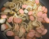 ウインナーと玉ねぎの卵とじ丼（和風）作り方2写真