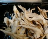 トマトとブロッコリーの鶏モモ肉のスープ作り方1写真