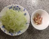 ウリのそうめん風汁作り方1写真