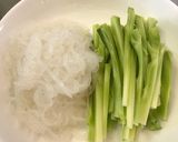 ブロッコリーの茎と白滝のピリ辛きんぴら作り方1写真