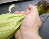 簡単！とうもろこしの皮むき☆裏技作り方2写真