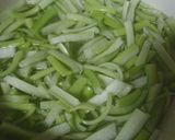 さっぱり味の…「ハスイモの胡麻酢あえ」作り方2写真
