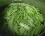 さっぱり味の…「ハスイモの胡麻酢あえ」作り方3写真