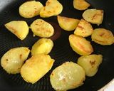 材料2つ時短テクあり！鶏じゃがの甘辛焼き作り方4写真