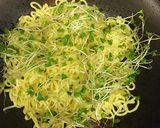 小エビとスプラウトの塩とんこつ麺作り方2写真