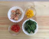美味しすぎ!ピリ辛トムヤンクンおにぎり♫作り方1写真