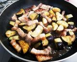 簡単☆豚バラ肉となすの黒酢炒め煮作り方4写真