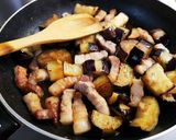 簡単☆豚バラ肉となすの黒酢炒め煮作り方7写真