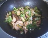 鶏皮とニンニクの芽炒め作り方1写真