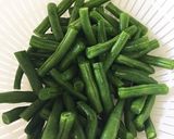 たっぷりインゲンと豚肉と卵の炒め物作り方1写真