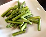 ピリ辛！アスパラガスの胡麻和え作り方1写真