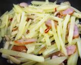 ◆じゃがいもとウインナーのピリ辛チーズ焼作り方3写真