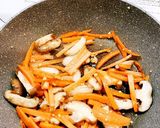 にんじんと椎茸のニンニク炒め作り方3写真
