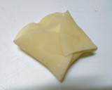 おかずにもおやつにも☆餃子の皮で茹チーズ作り方5写真