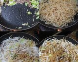 簡単チーズ風味オムソバ☆焼きそばの残りで作り方1写真