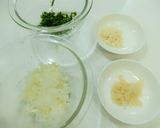 エビチリ風。むきエビのピリ辛ソース炒め！作り方1写真