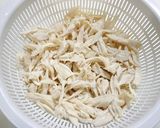 簡単！サラダチキン☆味噌バタコーン和え作り方1写真