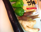 ひき肉と新生姜のそぼろ炒め〜酢豚風作り方1写真